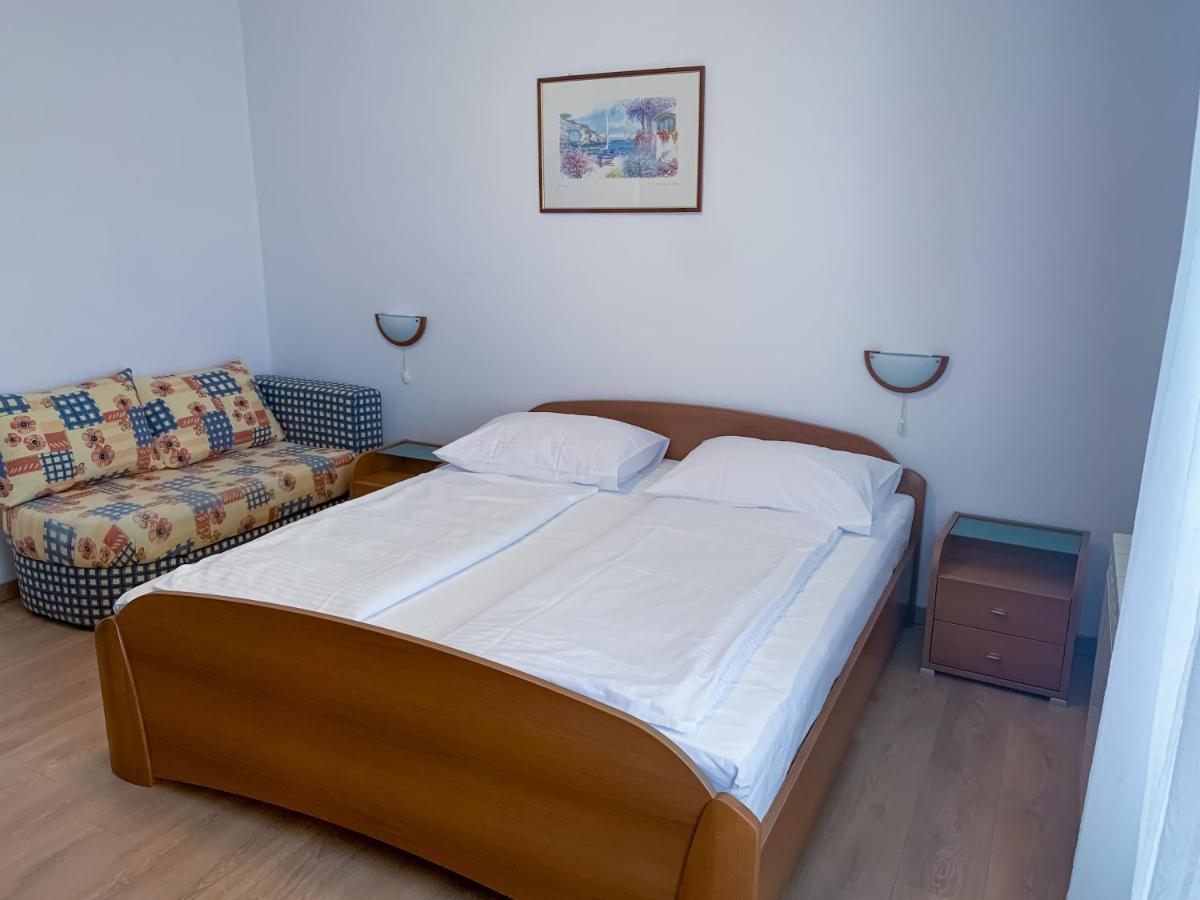 Bed and Breakfast Haus Lupic Barbat na Rabu Екстер'єр фото